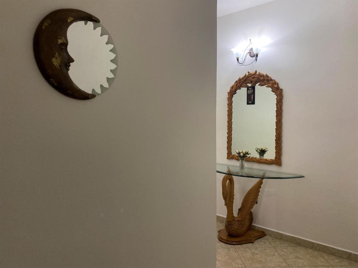 The White Corner Apartment Durres Ngoại thất bức ảnh
