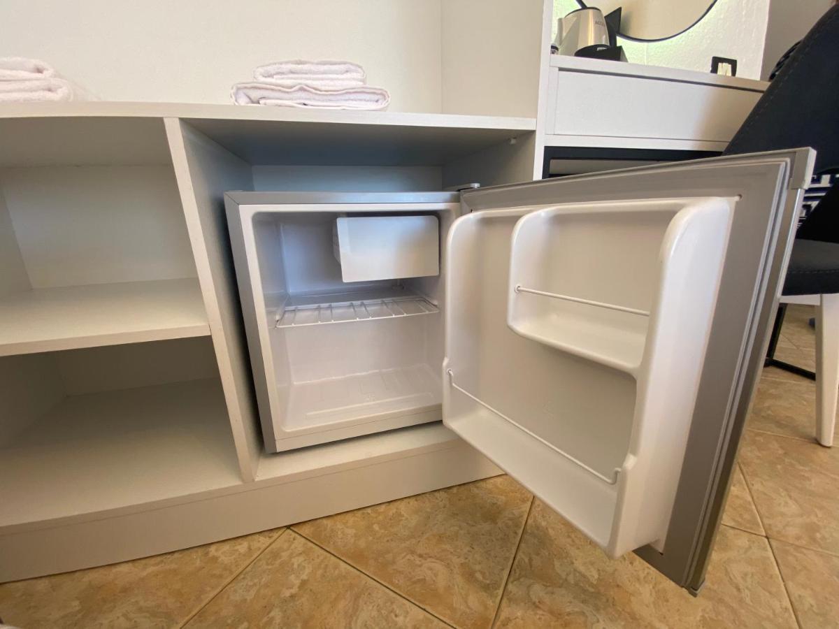 The White Corner Apartment Durres Ngoại thất bức ảnh