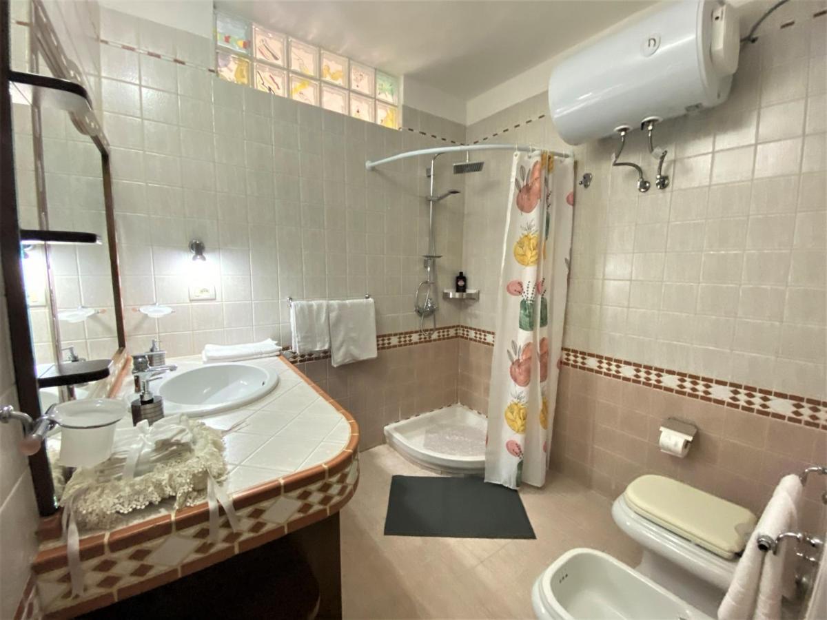 The White Corner Apartment Durres Ngoại thất bức ảnh