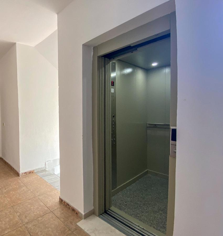 The White Corner Apartment Durres Ngoại thất bức ảnh