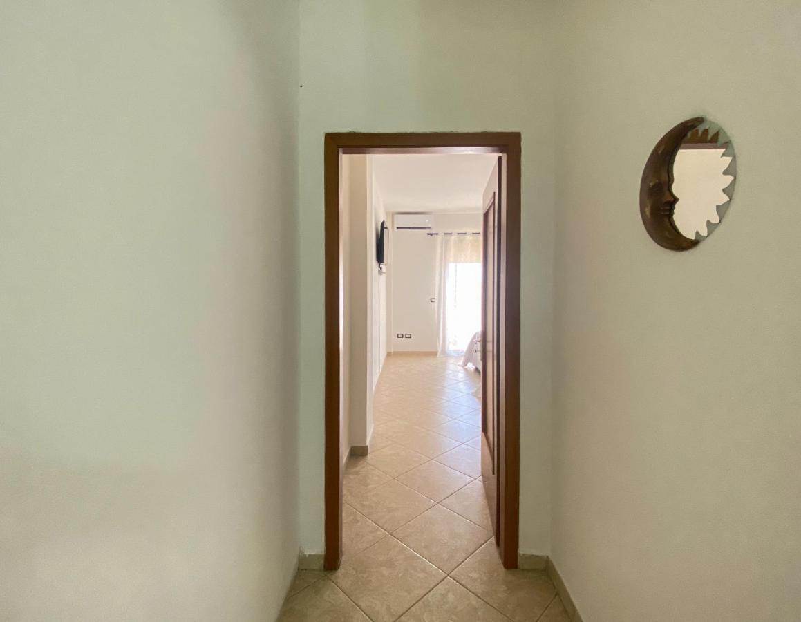 The White Corner Apartment Durres Ngoại thất bức ảnh