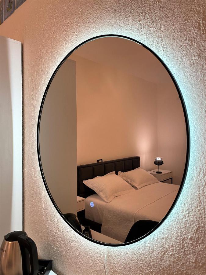 The White Corner Apartment Durres Ngoại thất bức ảnh