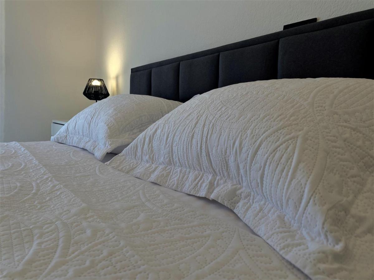 The White Corner Apartment Durres Ngoại thất bức ảnh