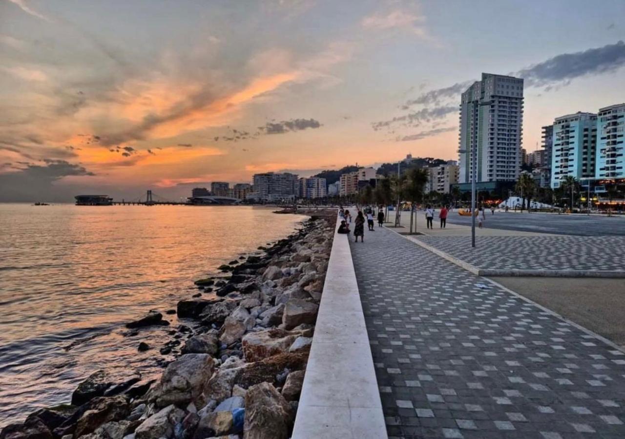 The White Corner Apartment Durres Ngoại thất bức ảnh